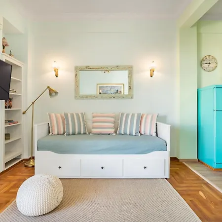 Bright, Calming Retreat With A Balcony Near Metro! * アテネ