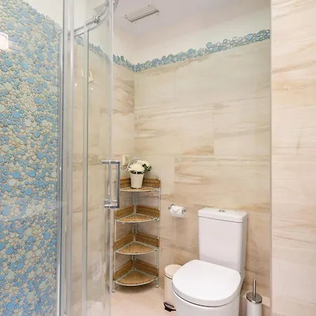 Bright, Calming Retreat With A Balcony Near Metro! アパート *